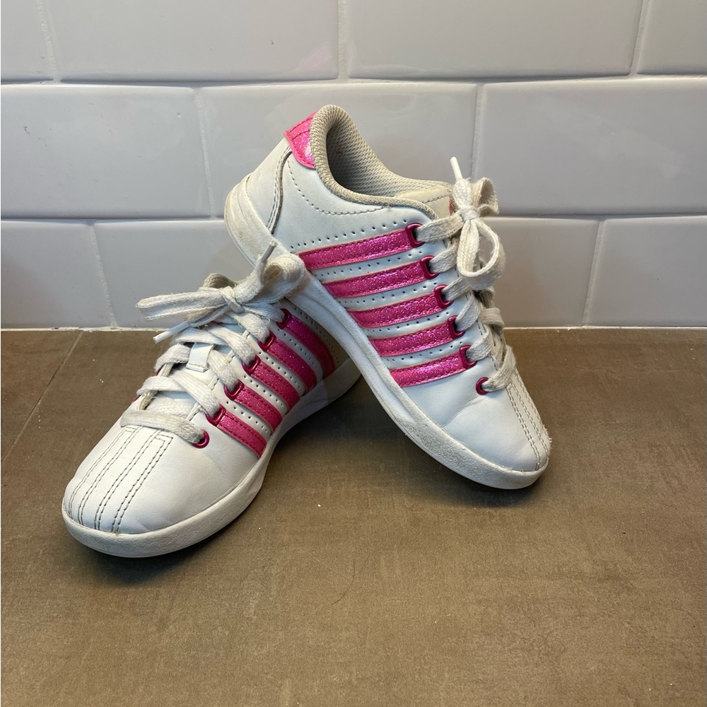 Girls K-Swiss Classic Sneakers with Sparkly Pink Stripes size 12
